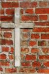 cross_in_bricks_100x150